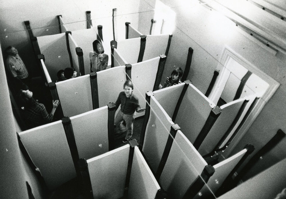 1979: Mirrored maze